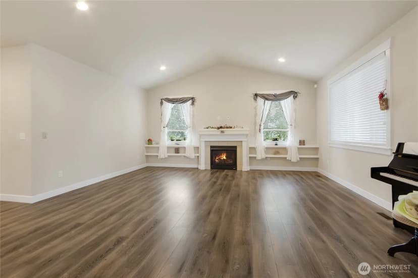 Property photo for 627 S 166th Street, Spanaway photo 11
