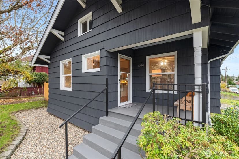Property photo for 1202 Broadway Avenue, Bremerton photo 2