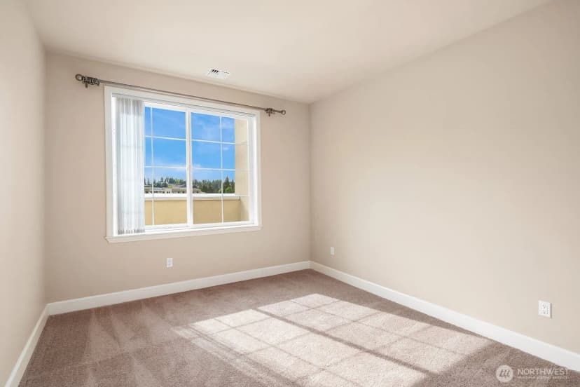 Property photo for 11004 Ne 11th Street #606, Bellevue photo 18