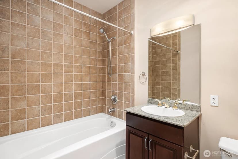 Property photo for 11004 Ne 11th Street #606, Bellevue photo 19