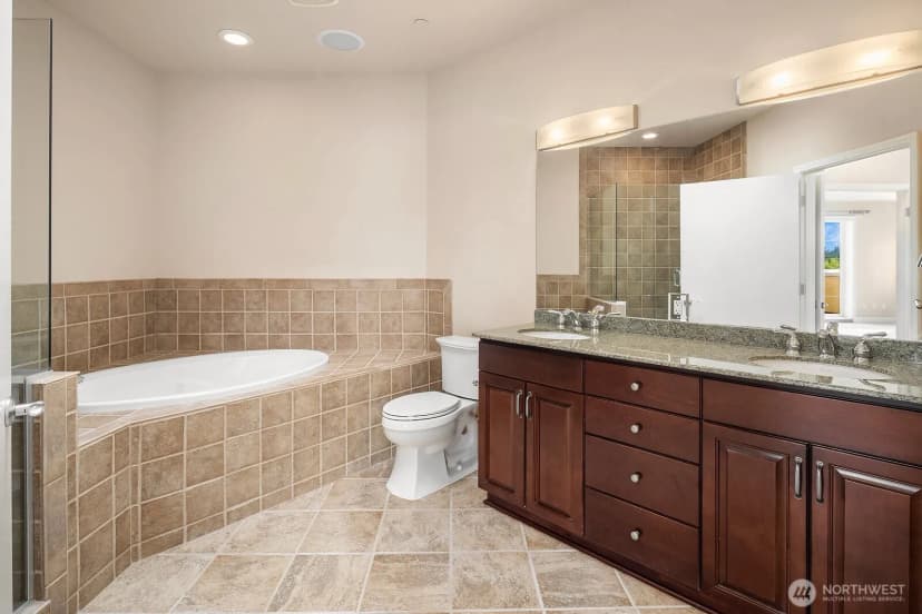 Property photo for 11004 Ne 11th Street #606, Bellevue photo 16
