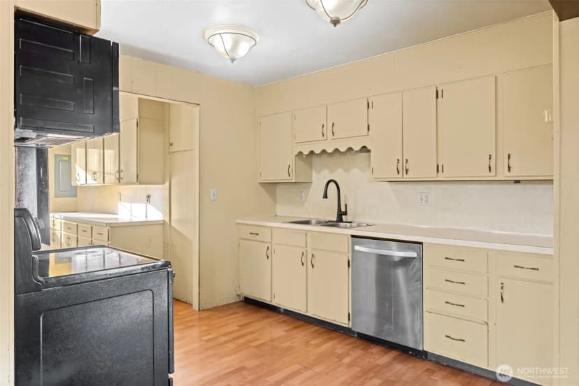 Property photo for 206 E Vashon Avenue, Port Angeles photo 9