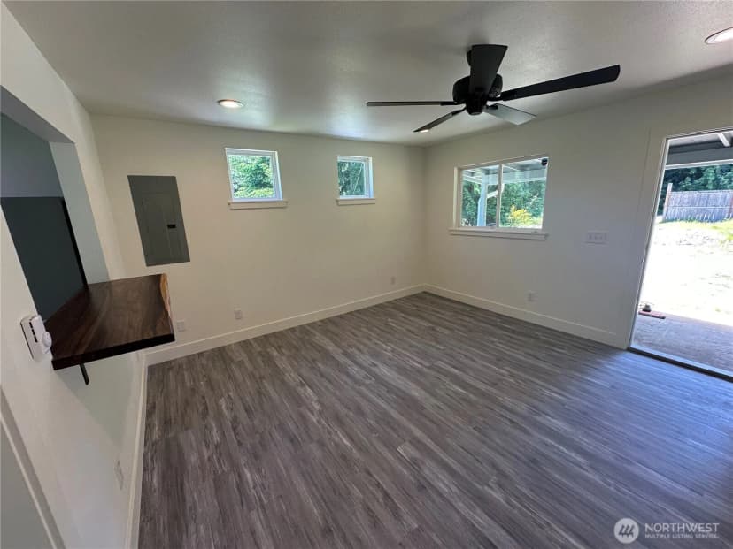 Property photo for 7041 E Washington Street, Port Orchard photo 3