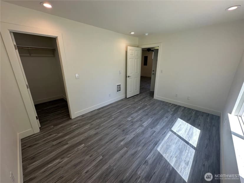 Property photo for 7041 E Washington Street, Port Orchard photo 9