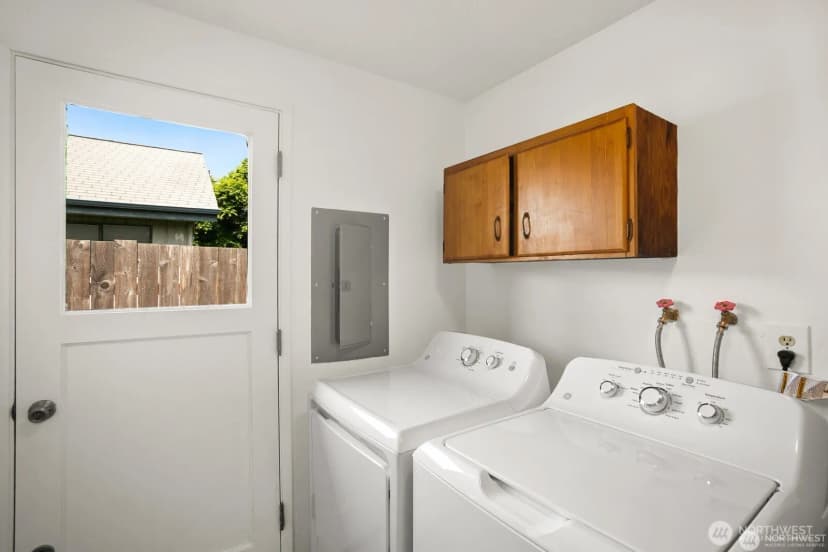 Property photo for 8826 10th Avenue Sw, Seattle photo 16