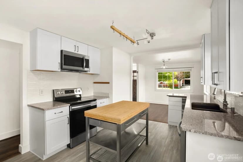 Property photo for 8826 10th Avenue Sw, Seattle photo 6