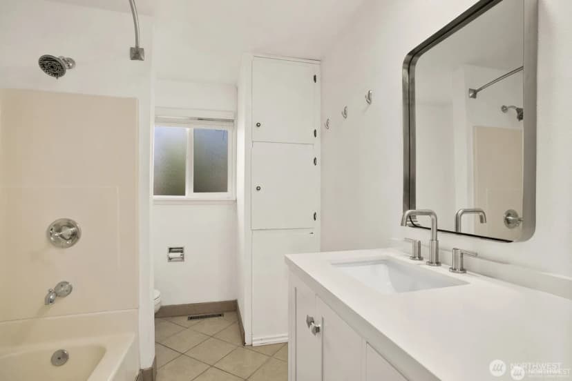 Property photo for 8826 10th Avenue Sw, Seattle photo 9