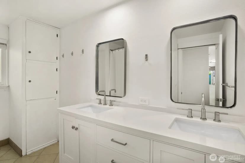 Property photo for 8826 10th Avenue Sw, Seattle photo 12