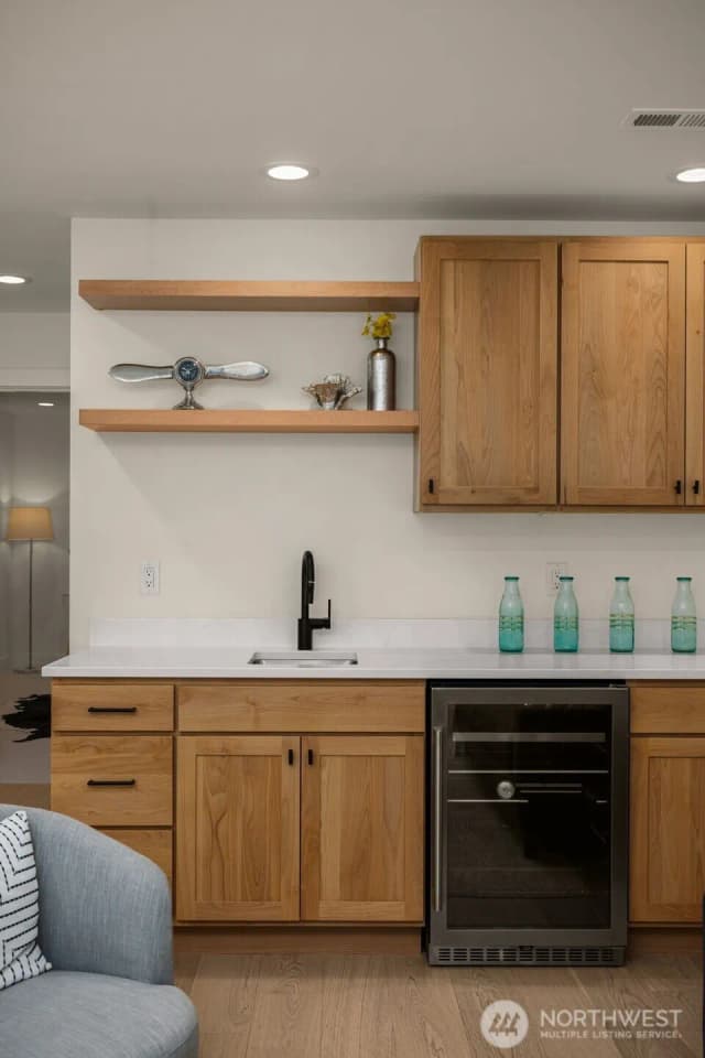 Property photo for 807 W Armour Street, Seattle photo 5