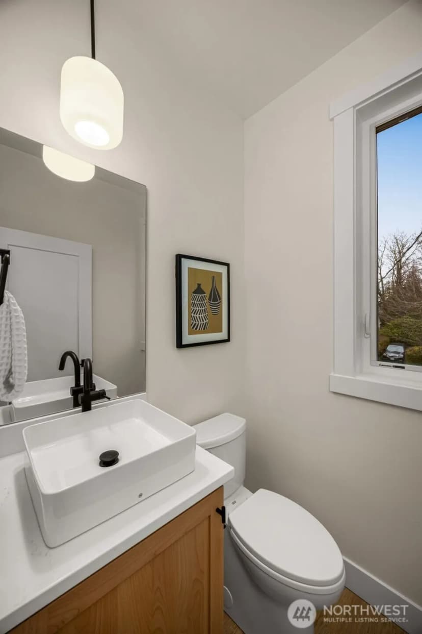 Property photo for 807 W Armour Street, Seattle photo 21