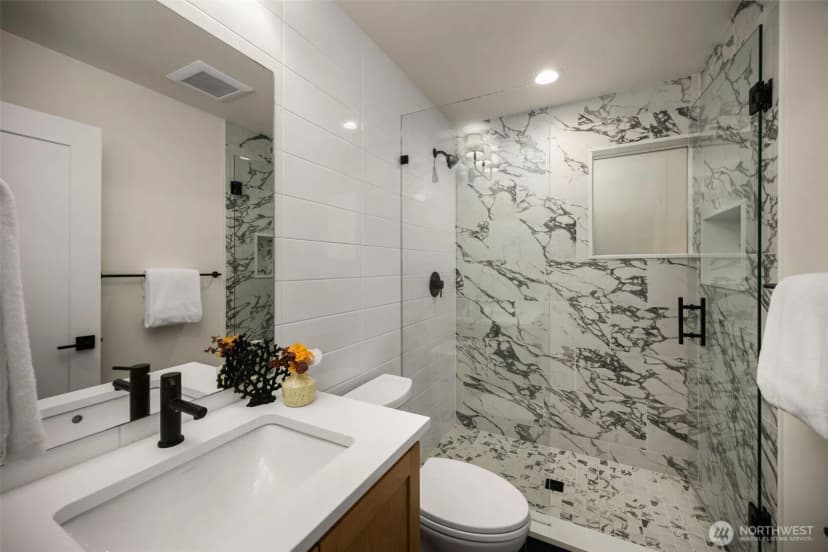 Property photo for 807 W Armour Street, Seattle photo 7