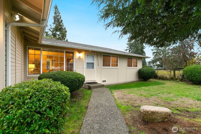 Property photo for 12903 Se 160th Street, Renton photo 2
