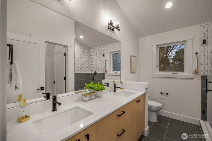 Property photo for 809 W Armour Street, Seattle photo 22