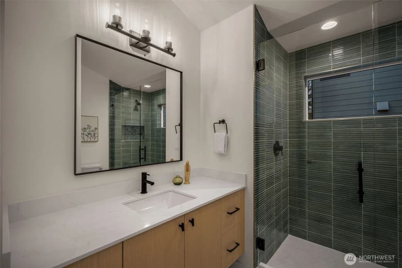 Property photo for 809 W Armour Street, Seattle photo 26
