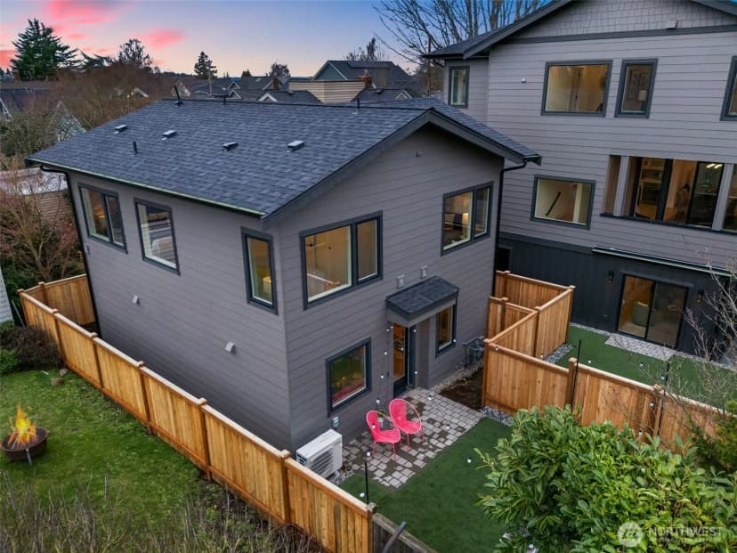 Property photo for 809 W Armour Street, Seattle photo 32