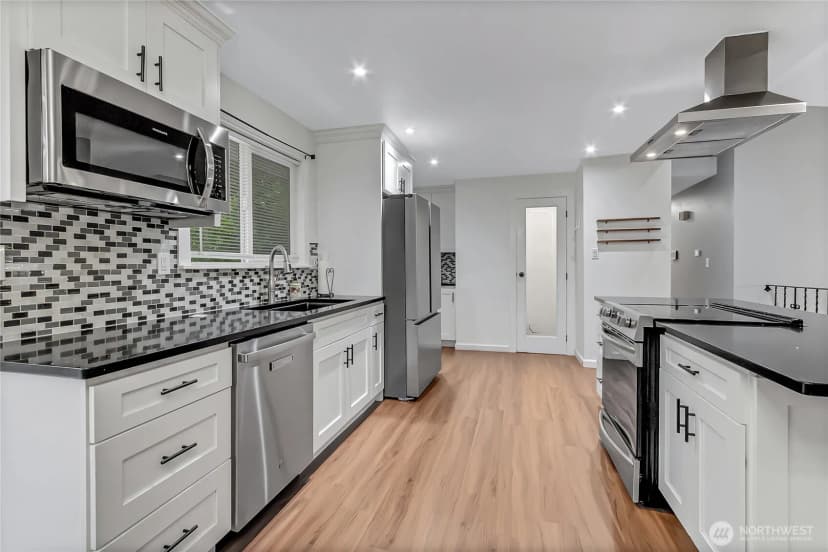 Property photo for 5310 66th Avenue W, University Place photo 8