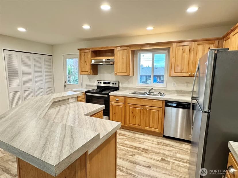 Property photo for 871 Spruce Street Se, Olympia photo 18