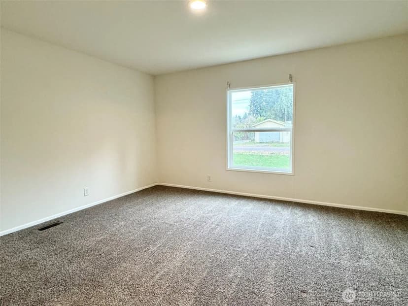 Property photo for 871 Spruce Street Se, Olympia photo 8