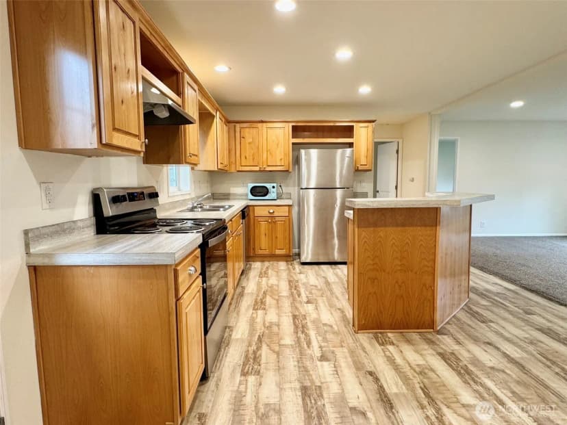 Property photo for 871 Spruce Street Se, Olympia photo 16