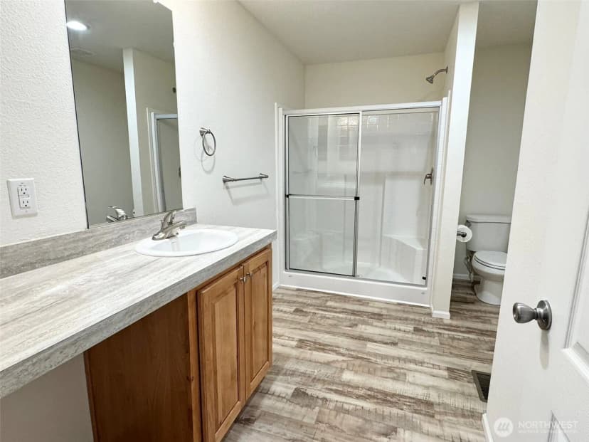 Property photo for 871 Spruce Street Se, Olympia photo 9