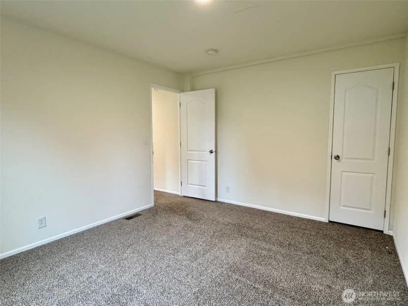 Property photo for 871 Spruce Street Se, Olympia photo 20