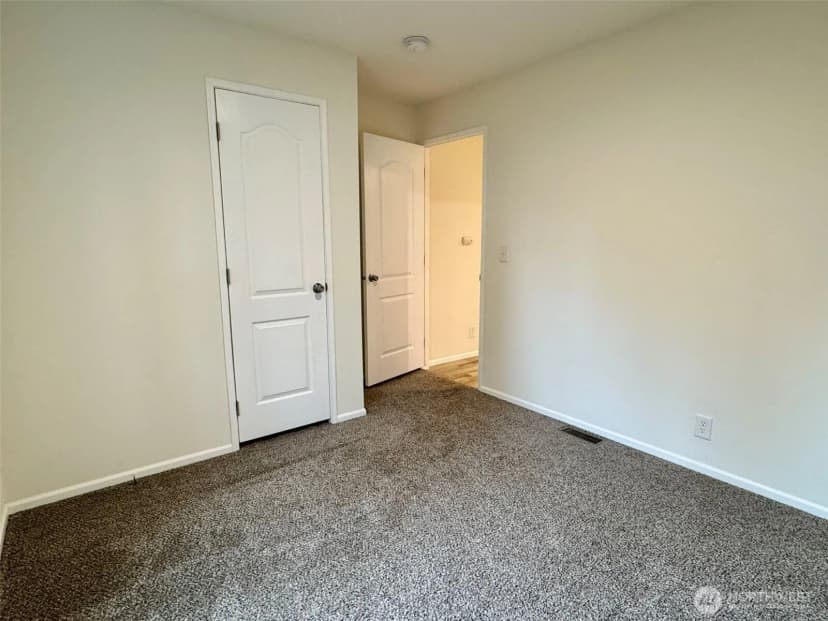 Property photo for 871 Spruce Street Se, Olympia photo 24