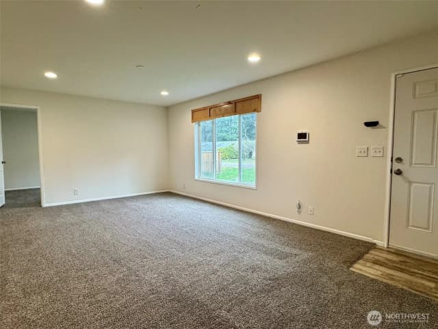 Property photo for 871 Spruce Street Se, Olympia photo 5