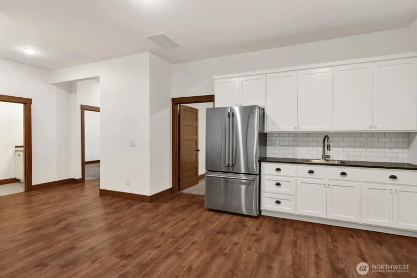Property photo for 400 E Front Street, Lynden photo 23