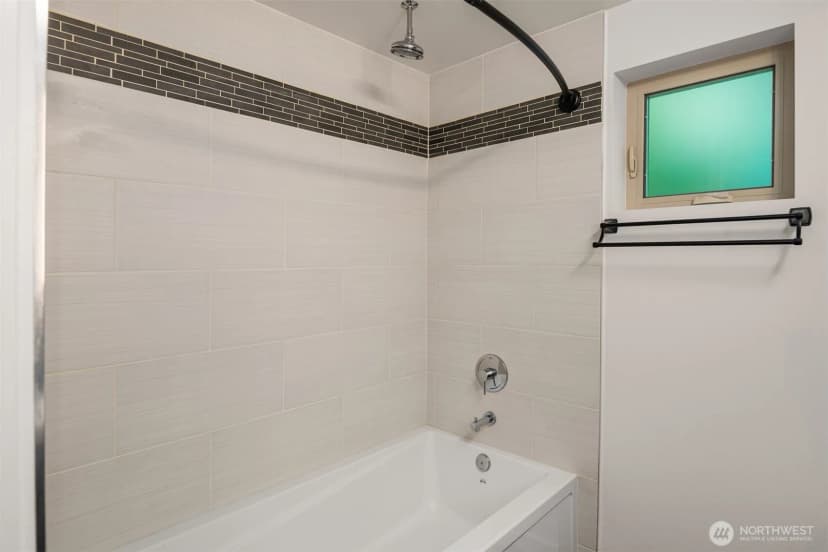 Property photo for 12013 9th Avenue Nw #b, Seattle photo 18
