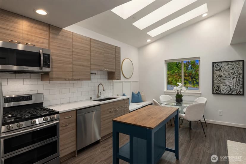 Property photo for 12013 9th Avenue Nw #b, Seattle photo 8