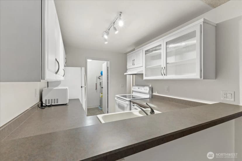 Property photo for 11815 93rd Lane Ne #203, Kirkland photo 8