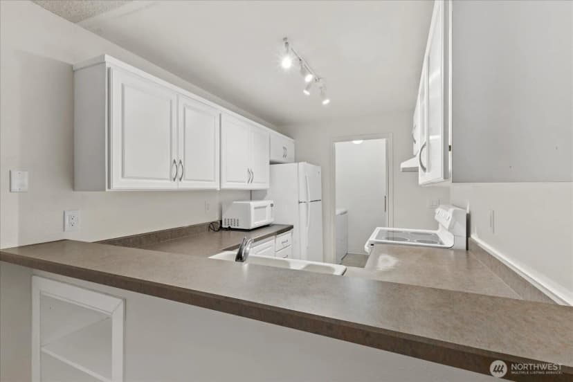 Property photo for 11815 93rd Lane Ne #203, Kirkland photo 7