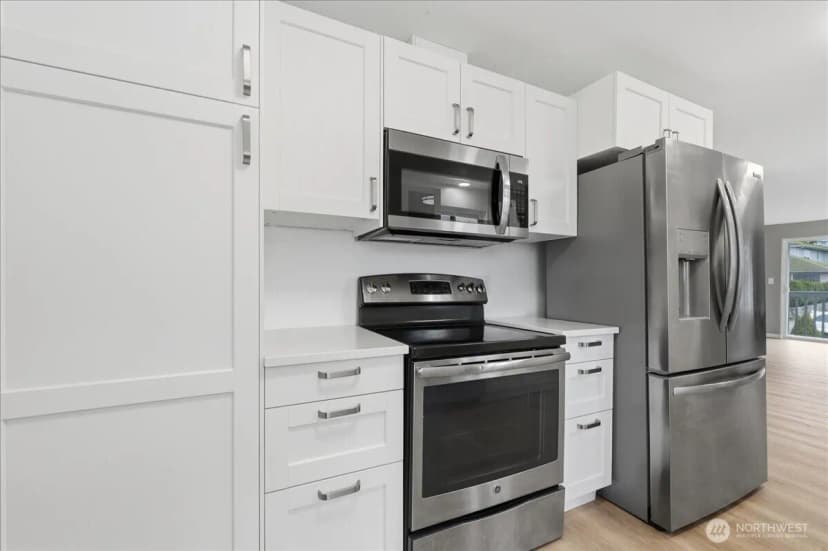 Property photo for 818 Sw 120th Street, Seattle photo 8