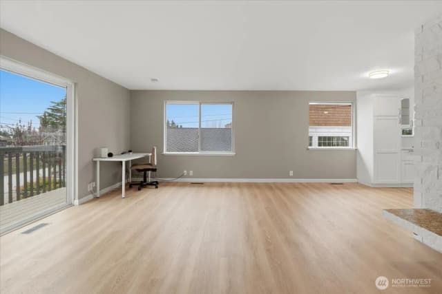 Property photo for 818 Sw 120th Street, Seattle photo 4