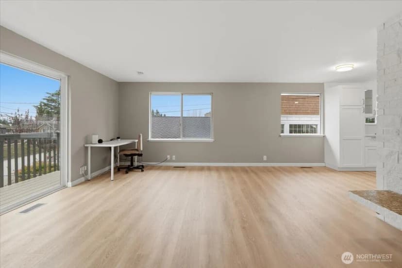 Property photo for 818 Sw 120th Street, Seattle photo 4