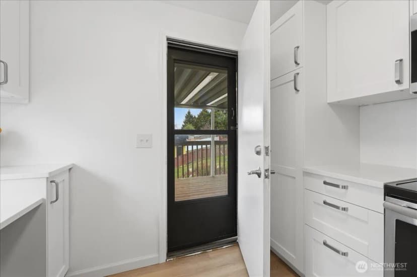 Property photo for 818 Sw 120th Street, Seattle photo 10