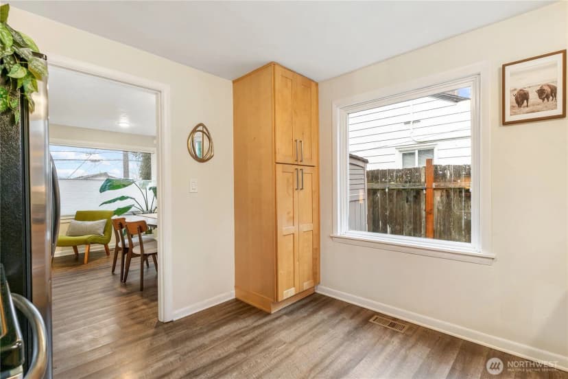 Property photo for 9018 14th Avenue Sw, Seattle photo 16