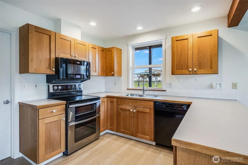 Property photo for 31321 Lebor Devore Road E, Eatonville photo 12