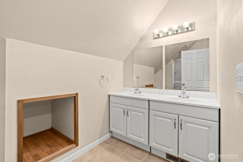 Property photo for 120 W Prairie Loop Road, Elma photo 24