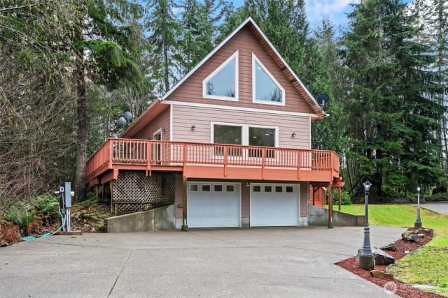 Property photo for 120 W Prairie Loop Road, Elma