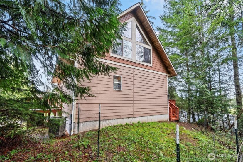 Property photo for 120 W Prairie Loop Road, Elma photo 6