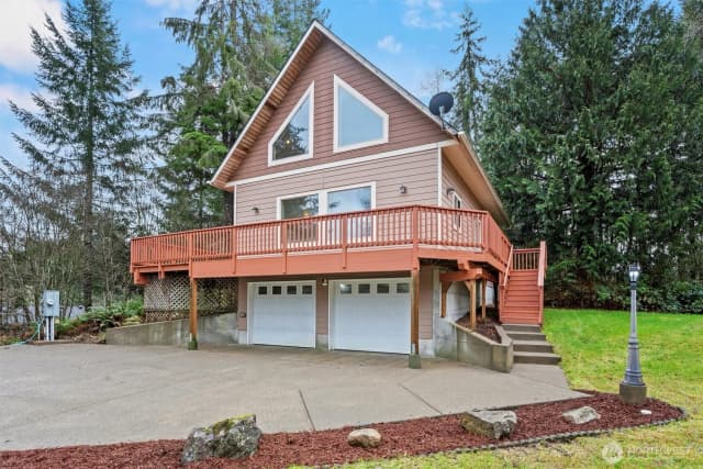 Property photo for 120 W Prairie Loop Road, Elma photo 2