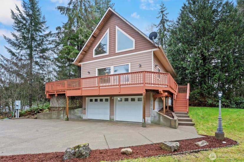 Property photo for 120 W Prairie Loop Road, Elma photo 2