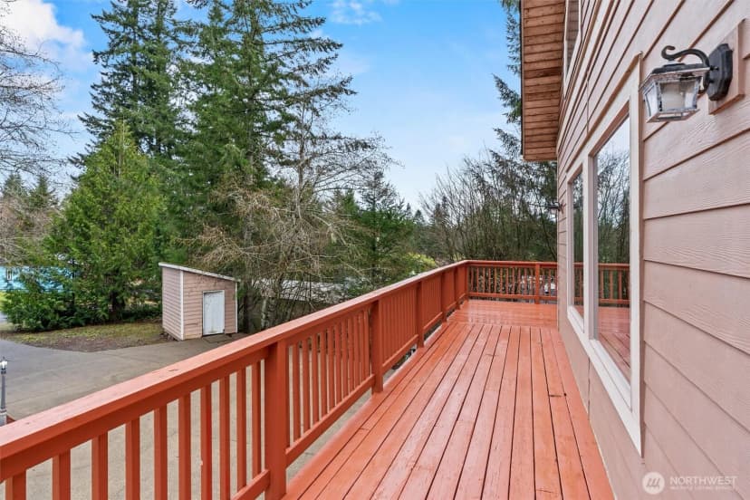 Property photo for 120 W Prairie Loop Road, Elma photo 5