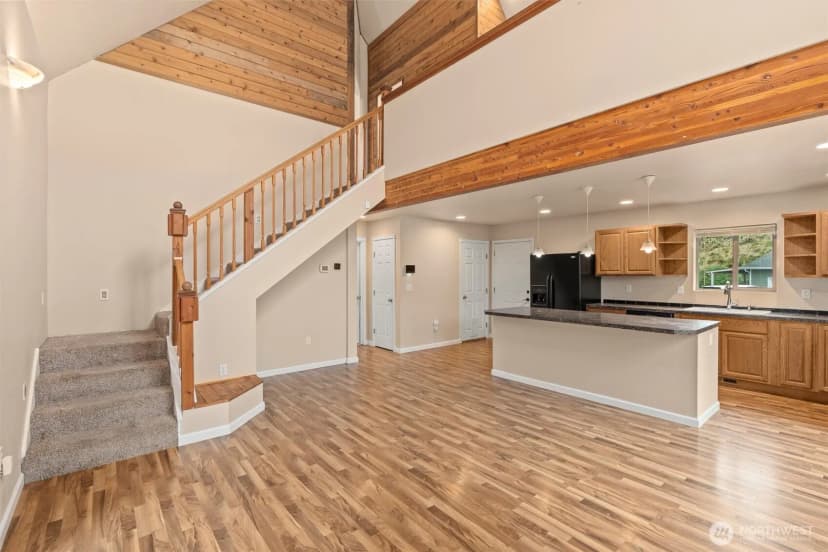 Property photo for 120 W Prairie Loop Road, Elma photo 18