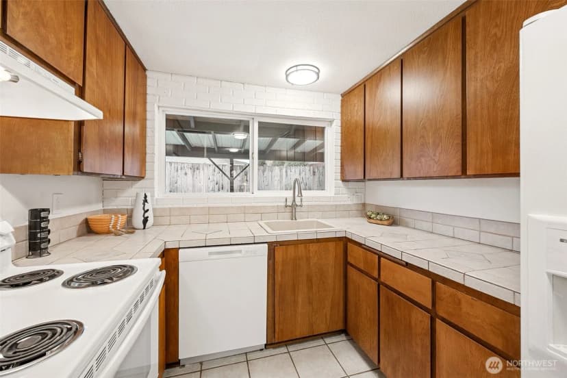 Property photo for 16608 127 Avenue Se, Renton photo 9