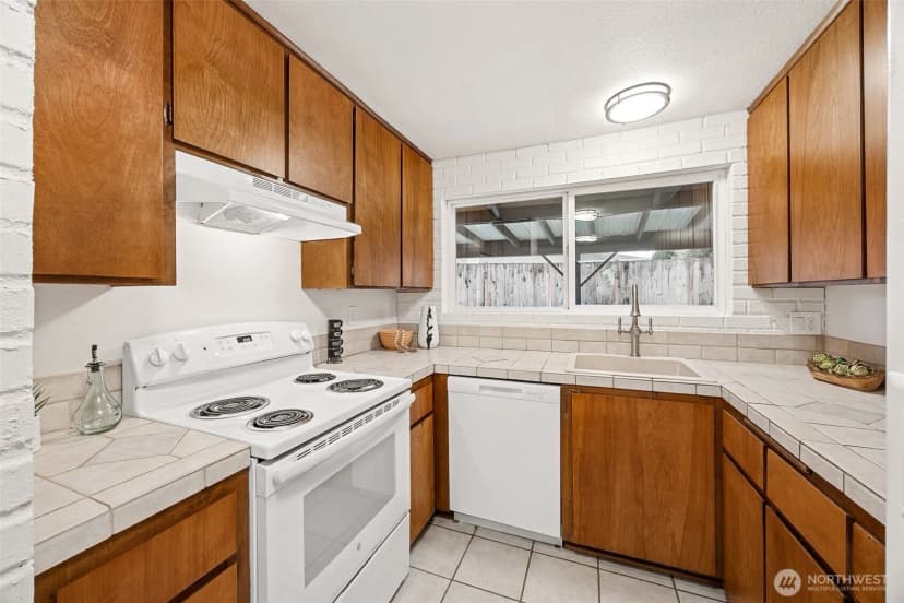 Property photo for 16608 127 Avenue Se, Renton photo 8