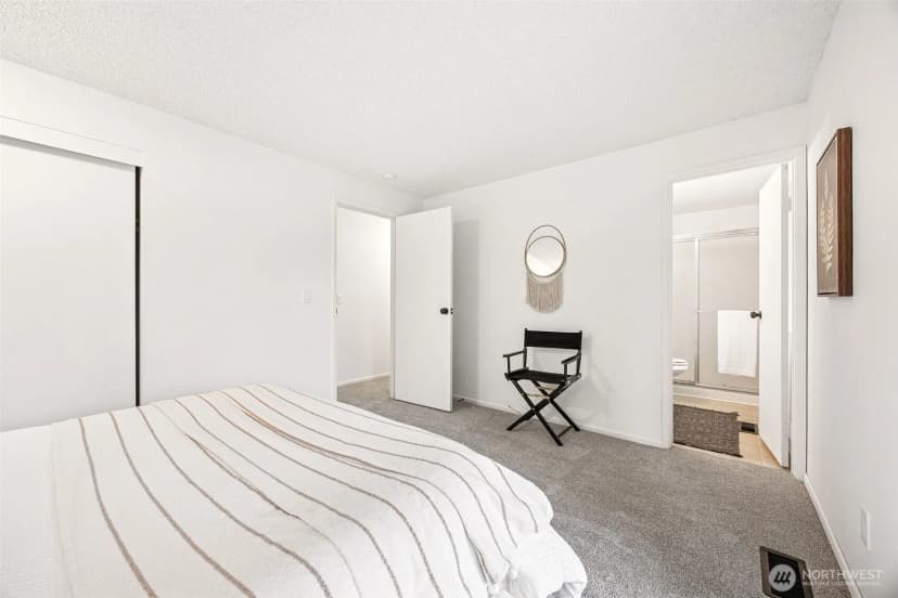 Property photo for 16608 127 Avenue Se, Renton photo 11