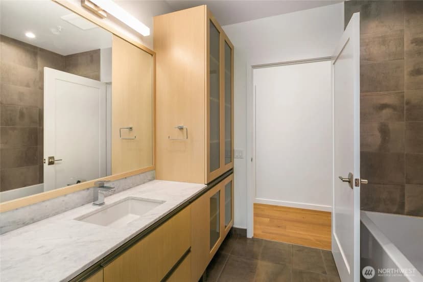Property photo for 1808 Minor Avenue #ph203, Seattle photo 16