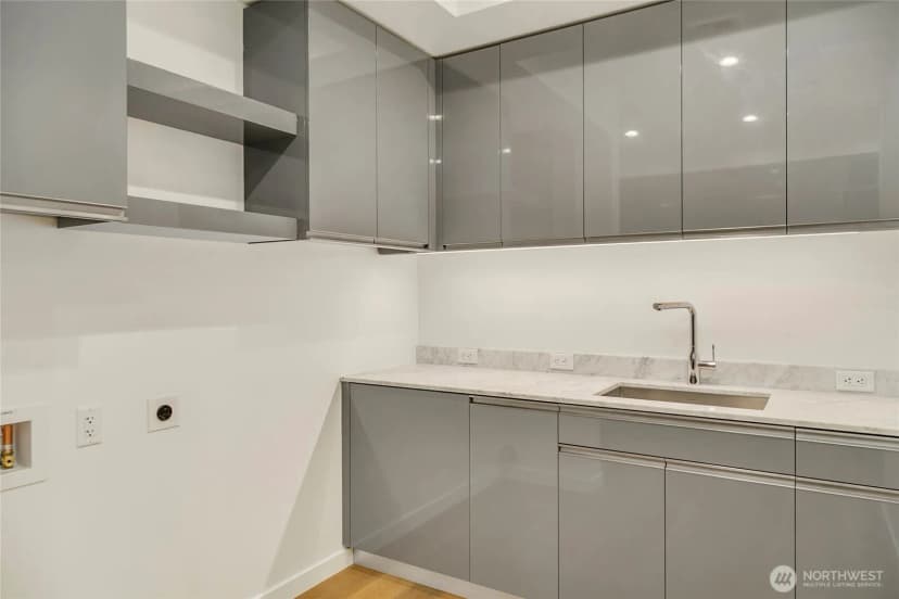 Property photo for 1808 Minor Avenue #ph203, Seattle photo 22